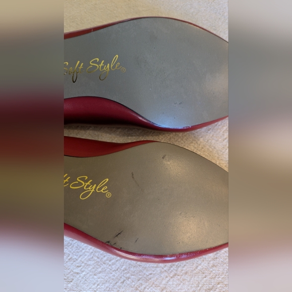 Ruby Red Kitten Heel - Size 7 Narrow - Picture 5 of 6